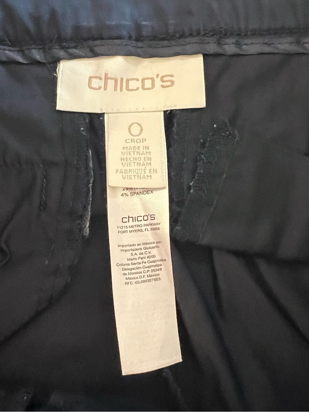 Chico’s Zenergy Size 0 (US 4) Navy Utility Cargo Crop Pants Roll Tab Hem - Picture 5 of 8
